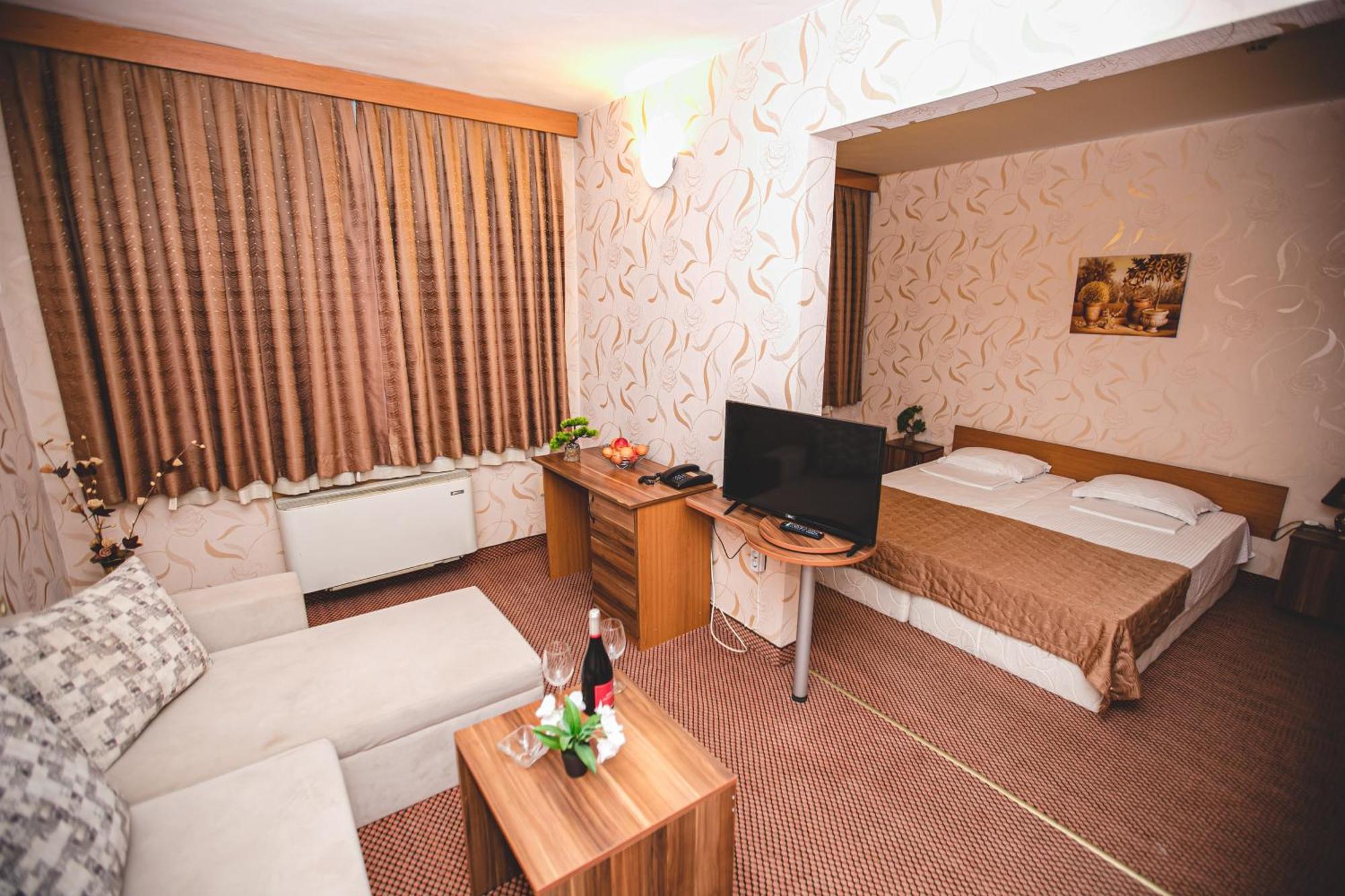 Rodopi Hotel Haskovo Bagian luar foto