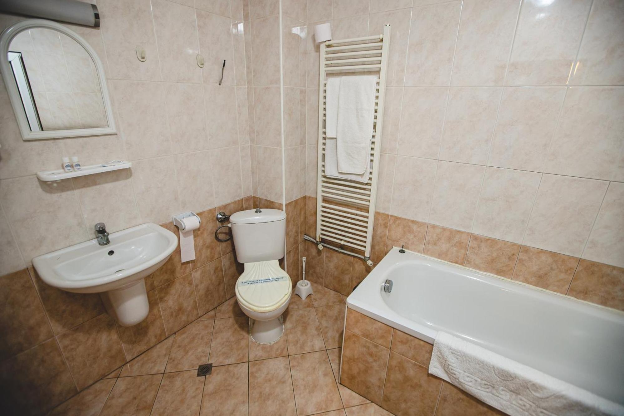 Rodopi Hotel Haskovo Bagian luar foto