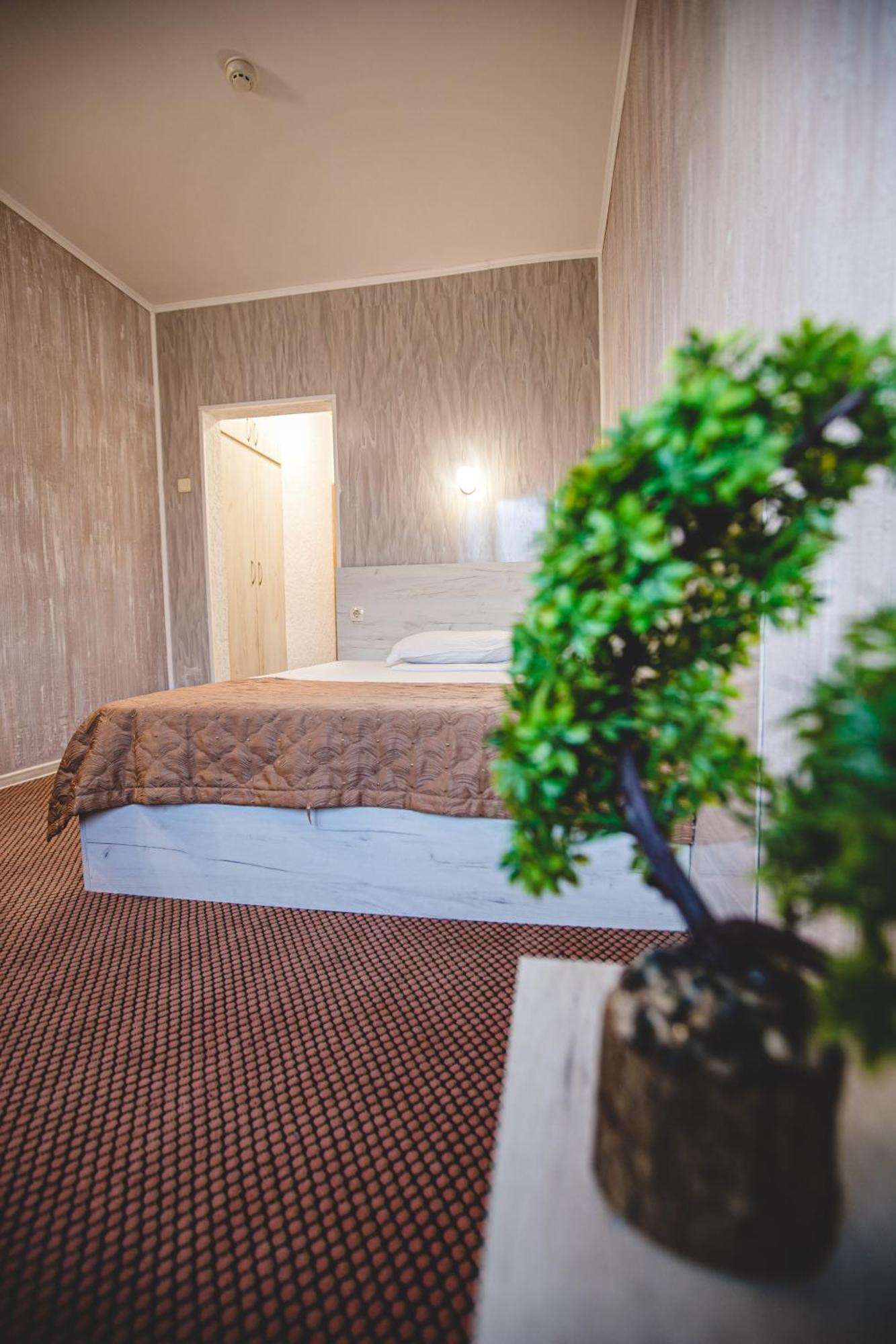 Rodopi Hotel Haskovo Bagian luar foto