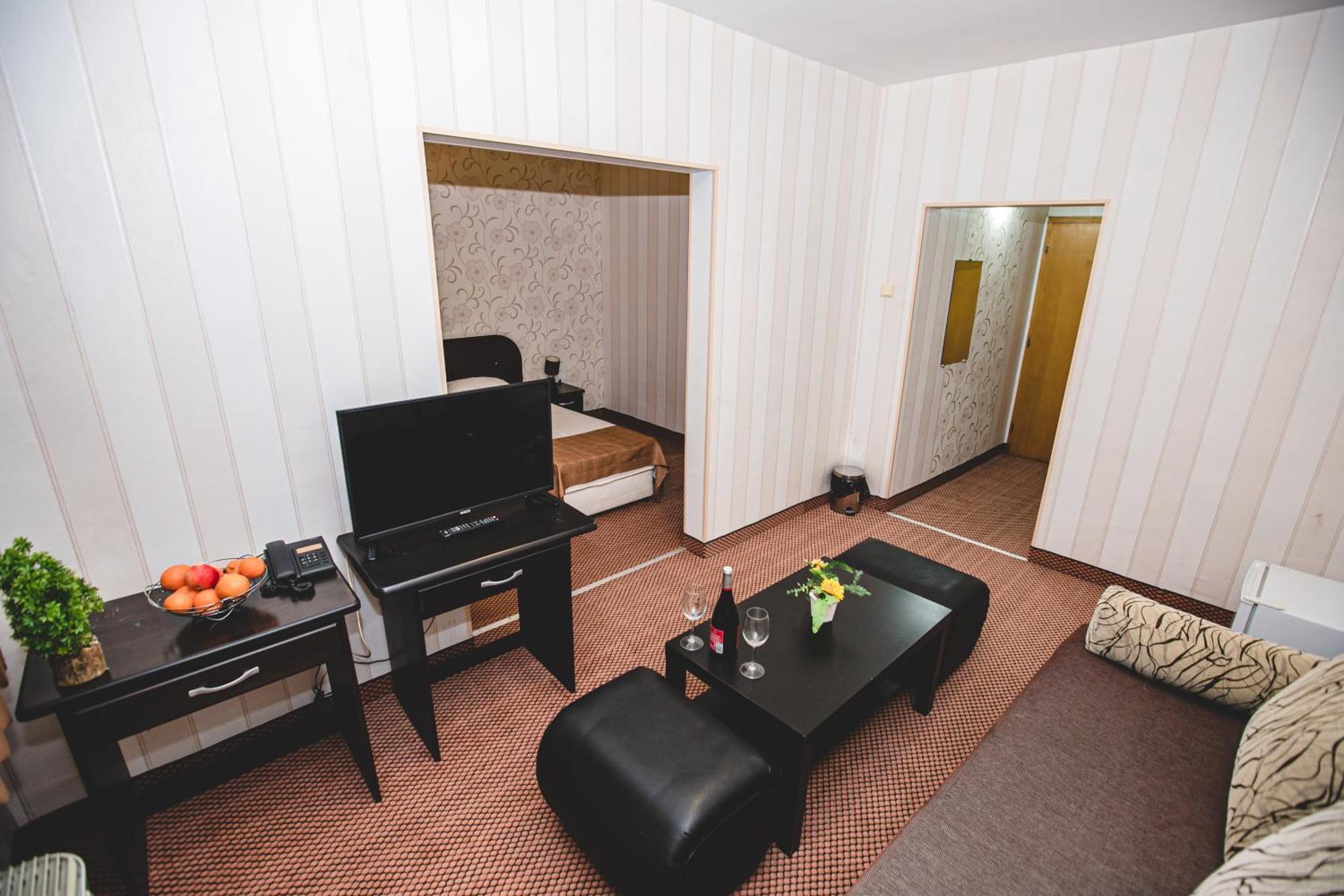 Rodopi Hotel Haskovo Bagian luar foto