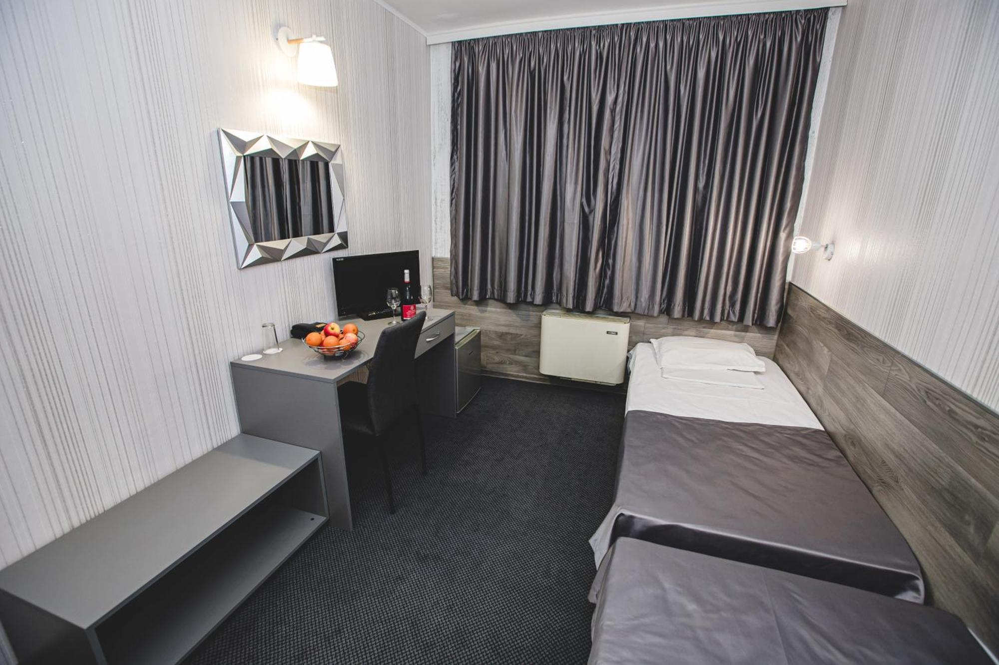 Rodopi Hotel Haskovo Bagian luar foto