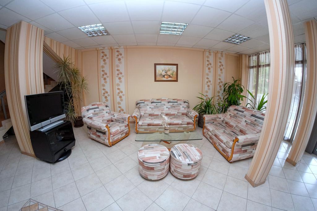 Rodopi Hotel Haskovo Bagian luar foto