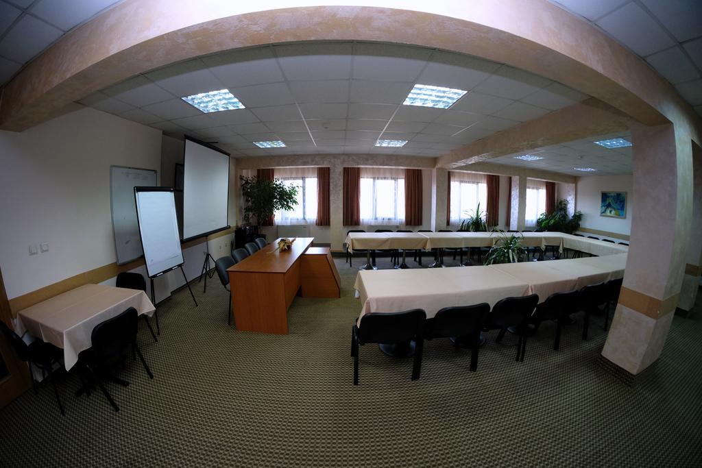 Rodopi Hotel Haskovo Bagian luar foto