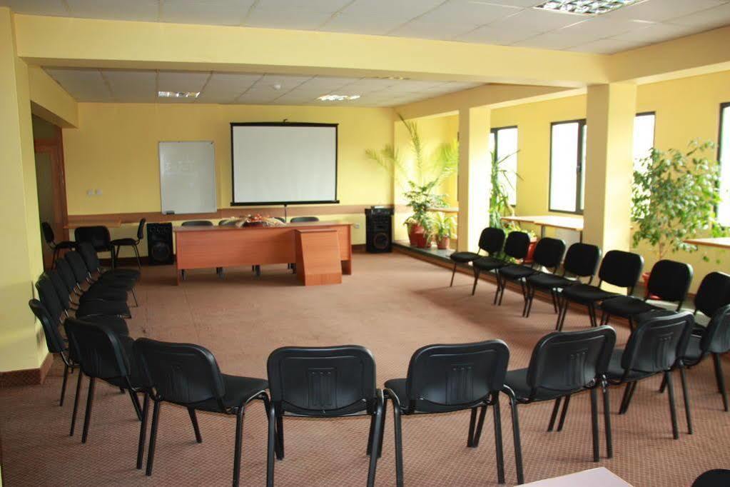 Rodopi Hotel Haskovo Bagian luar foto