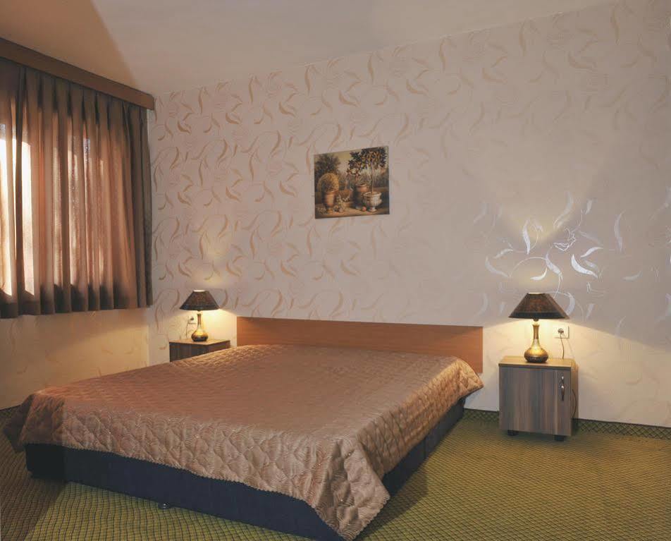 Rodopi Hotel Haskovo Bagian luar foto