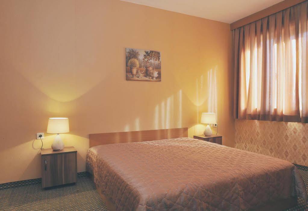 Rodopi Hotel Haskovo Bagian luar foto